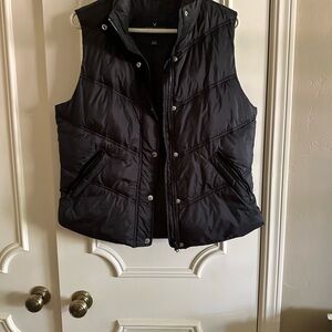 American Eagle Outfitters Black Quilted Vest with Standing Collar